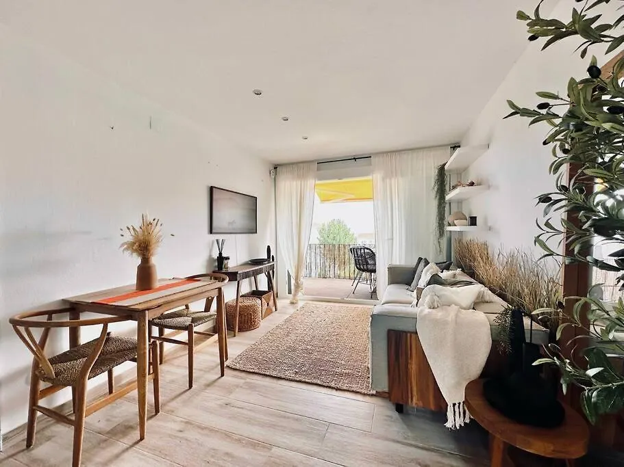 The Golden Oak In Calella Centre - 100M From Beach Palafrugell