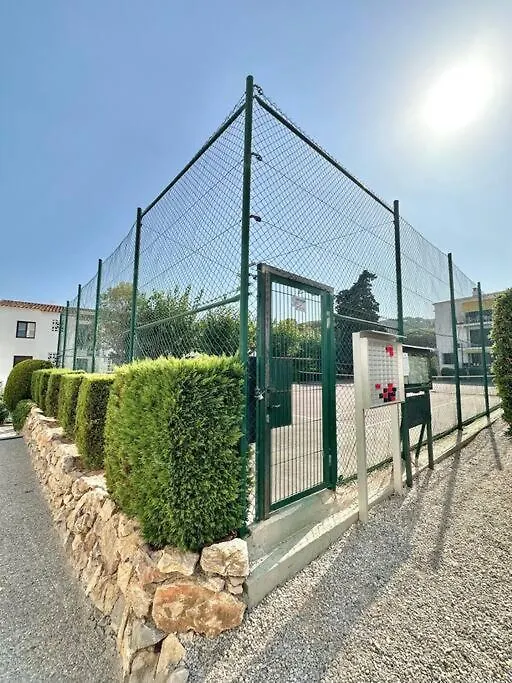 The Golden Oak In Calella Centre - 100M From Beach Palafrugell