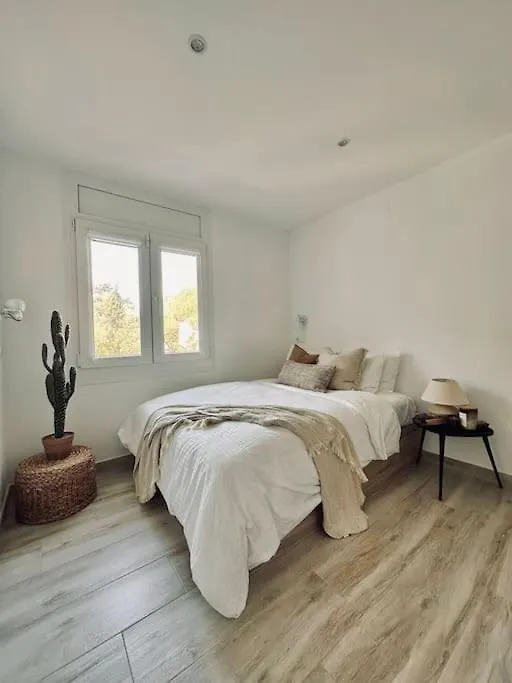 Apartment The Golden Oak In Calella Centre - 100M From Beach Palafrugell