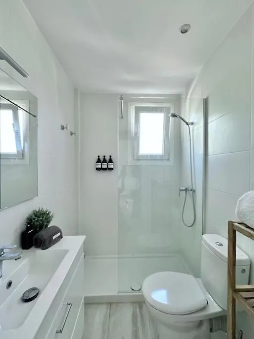 Apartment The Golden Oak In Calella Centre - 100M From Beach Palafrugell
